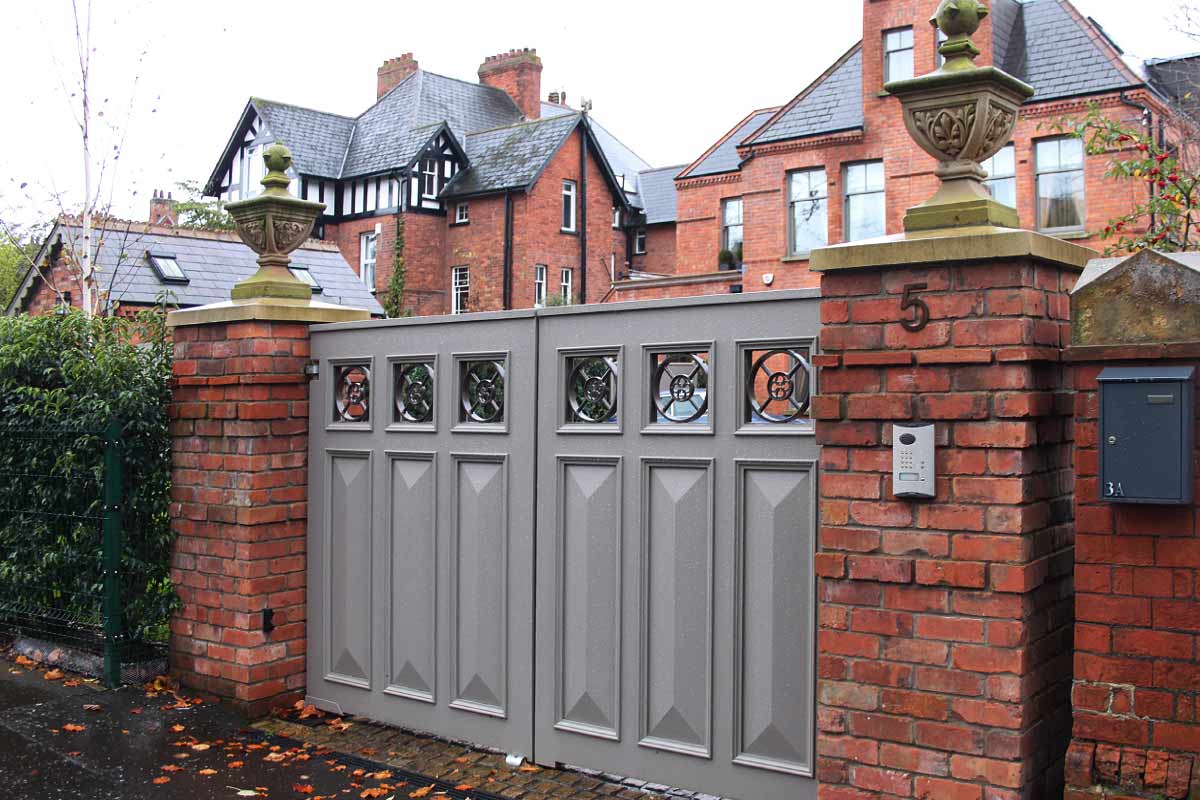 Bespoke Wooden Entrance Gates Belfast